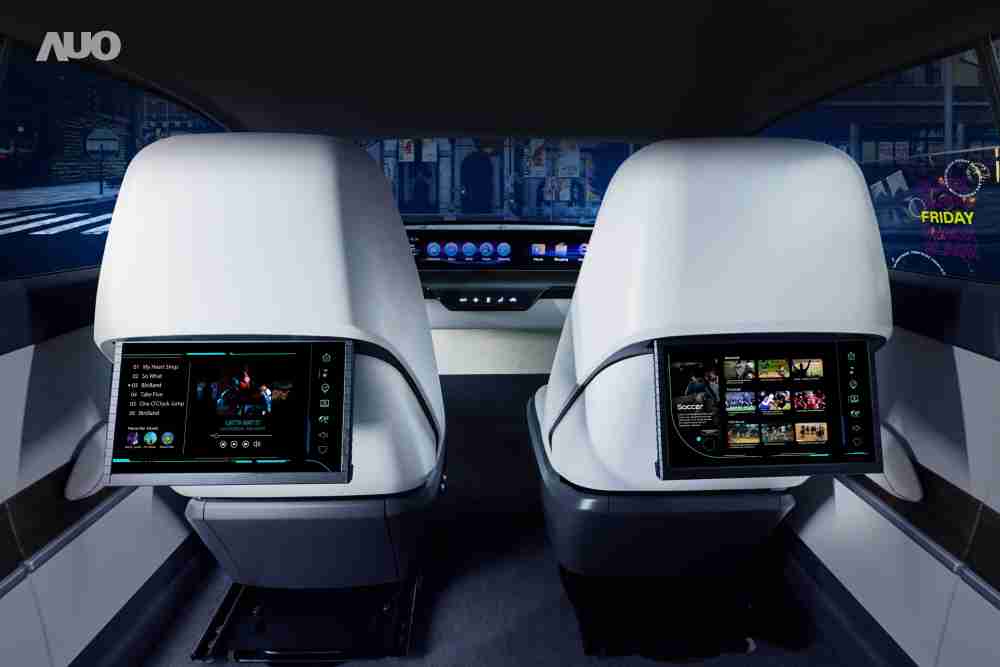 人生就是博新一代Smart Cockpit 2024，，，以Micro LED先进显示技术优势，，创建〝可卷式后座娱乐显示器〞，，，，仅在互动时才显示出所需画面及信息，，，，扩充更丰富的娱乐和交互信息服务，，，，获国际奖项荣耀